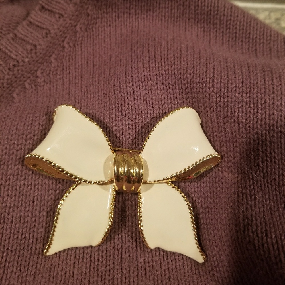 Vintage Craft White & Gold Enamel Bowtie Brooch